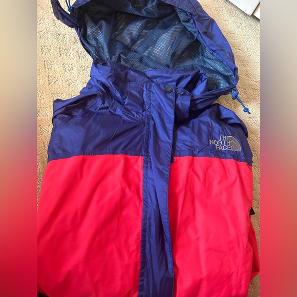 Women’s North Face Rain Jacket - Picture 1 of 6